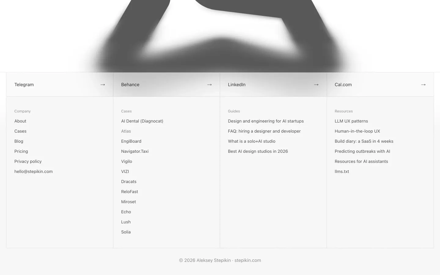 Footer mark with progressive blur, light